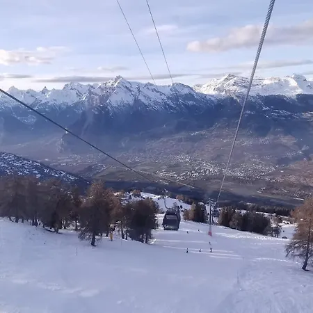 With The Most Beautiful Panorama View! - 4 Bedrooms, 2 Bathrooms, Big Corner Garden With Wide View On The Mountains And The Amazing Rhone Valley! 公寓 *