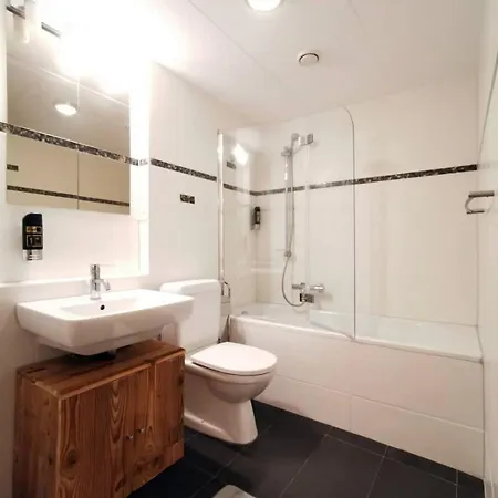 With The Most Beautiful Panorama View! - 4 Bedrooms, 2 Bathrooms, Big Corner Garden With Wide View On The Mountains And The Amazing Rhone Valley! 公寓