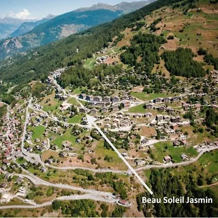 With The Most Beautiful Panorama View! - 4 Bedrooms, 2 Bathrooms, Big Corner Garden With Wide View On The Mountains And The Amazing Rhone Valley! Appartamento