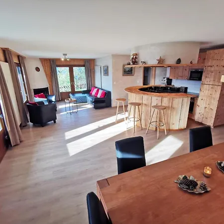 With The Most Beautiful Panorama View! - 4 Bedrooms, 2 Bathrooms, Big Corner Garden With Wide View On The Mountains And The Amazing Rhone Valley! 公寓